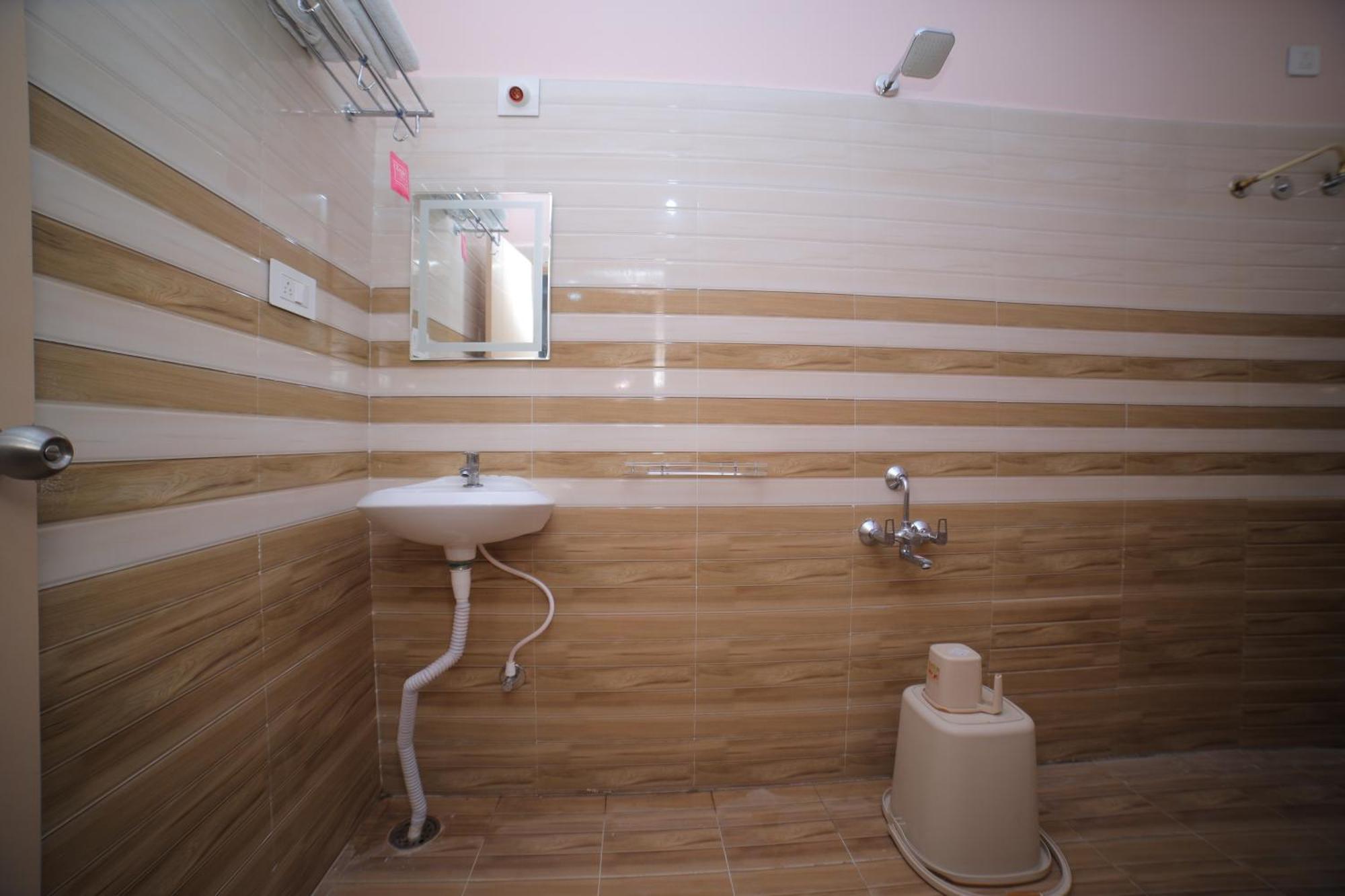 Sri Ganesh Grand Hotel Tirupati Luaran gambar